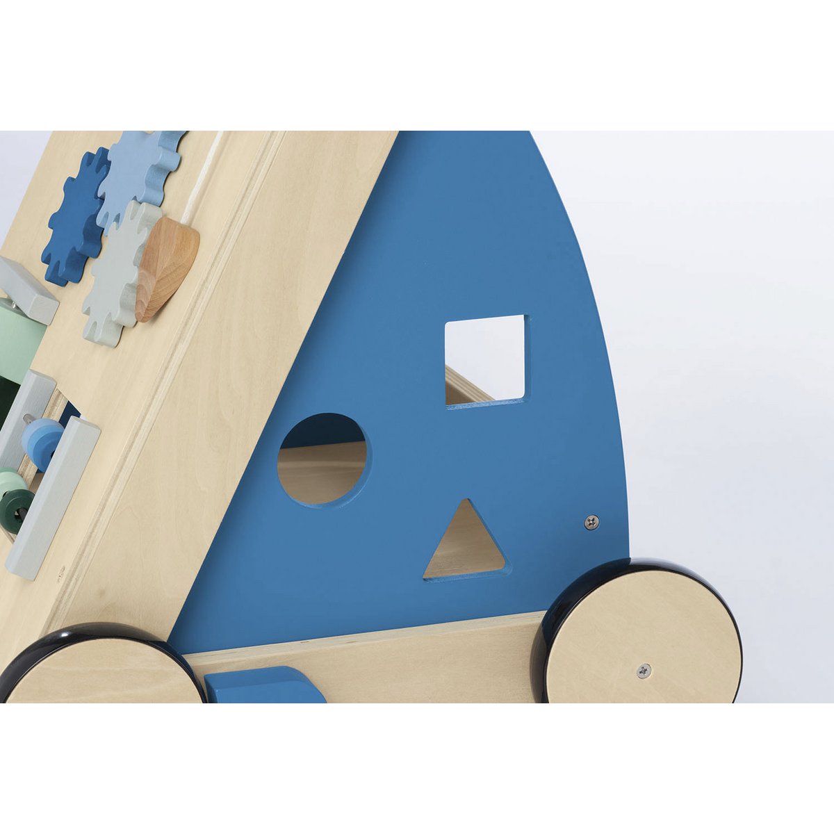 Houten loopwagen van de zijkant