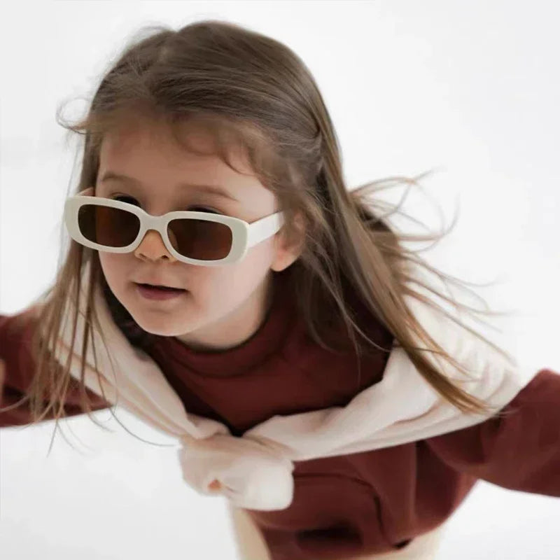 SunnyPop™ | Vintage Kinderzonnebril – UV400 bescherming in stijl