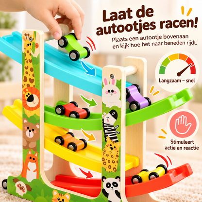 Houten racebaan met autootjes en voordelen voor fantasierijk spel en hand-oogcoördinatie